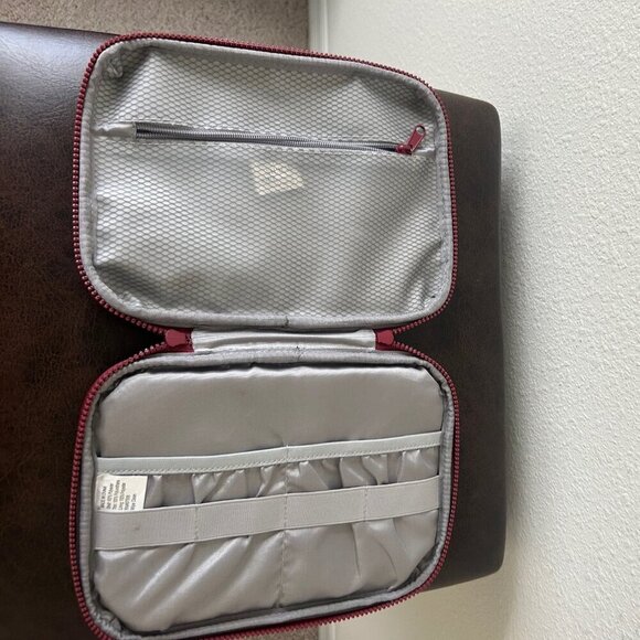 COPY - Samantha Brown To Go Top Handle COSMETIC / TECH Organizer BURGUNDY nwt - Picture 4 of 5
